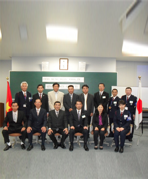 khi bà đại diện cho công ty bảo vệ Quang Trung công tác tại Nhật Bản năm 2008