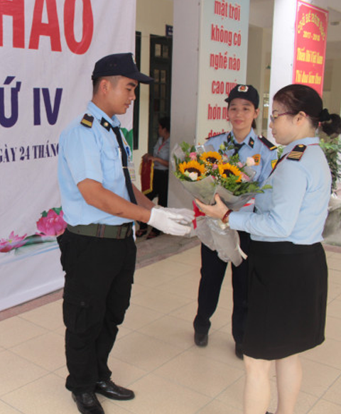 Năm 2013 bà đổi tên công ty thành Công ty bảo vệ Quang Trung Hà Nội